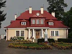 Former manor, currently nursing home