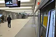 Line 6 train at Chegongzhuang station