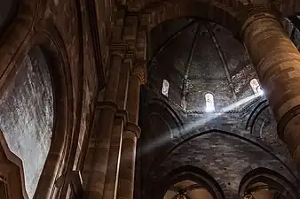 Romanesque pillars, vaults and squinches of the transept