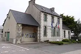 The town hall in Tréglonou