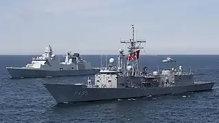 HDMS Iver Huitfeldt alongside TCG Gediz during BALTOPS 2018.