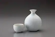 White Strings Ware Round Sake Set (1977)