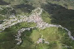 Area of a piha's range where forest surrounded the buildings.