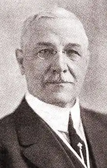 portrait of Frank Arnold