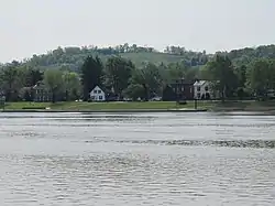 Houses along the Ohio River in Augusta