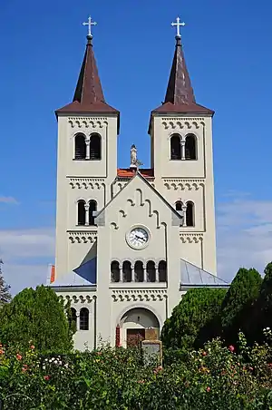 Church of the assumption of the Virgin Mary, Bíňa