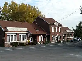 The town hall in Banteux