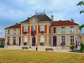 The town hall in Bras-sur-Meuse