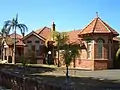 'Colonna', restrained Queen Anne style architecture