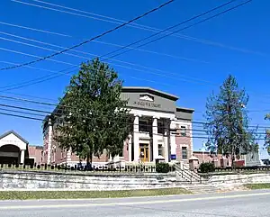 Campbell County Courthouse in Jacksboro