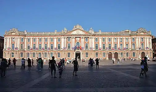 The main facade (1750-1760).