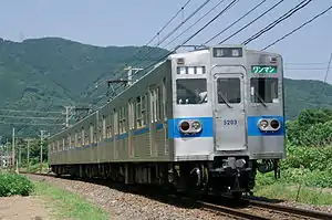 5000 series EMU set 5003 in June 2011