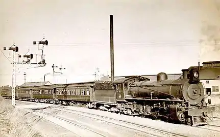 Class 4A at Driehoek at Simmer & Jack's mine with a passenger train from Breyten, c. 1930