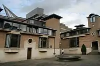 Blue Boar Court, with the Wolfson Building in the background.