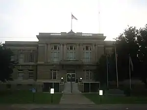 Allen Parish Courthouse in Oberlin (near sunset)