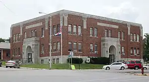 Douglas County courthouse in Ava