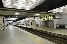 Station interior, Platforms 2 and 3