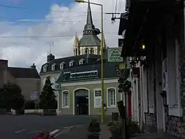 The Avenue Charles de Gaulle, in Fresnay-sur-Sarthe