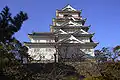 Tenshu, seen from the side.