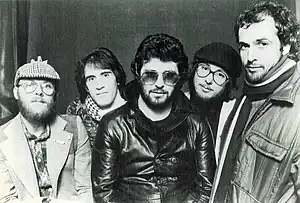 (l-r): John Weathers, Ray Shulman, Derek Shulman, Gary Green and Kerry Minnear, in 1977.