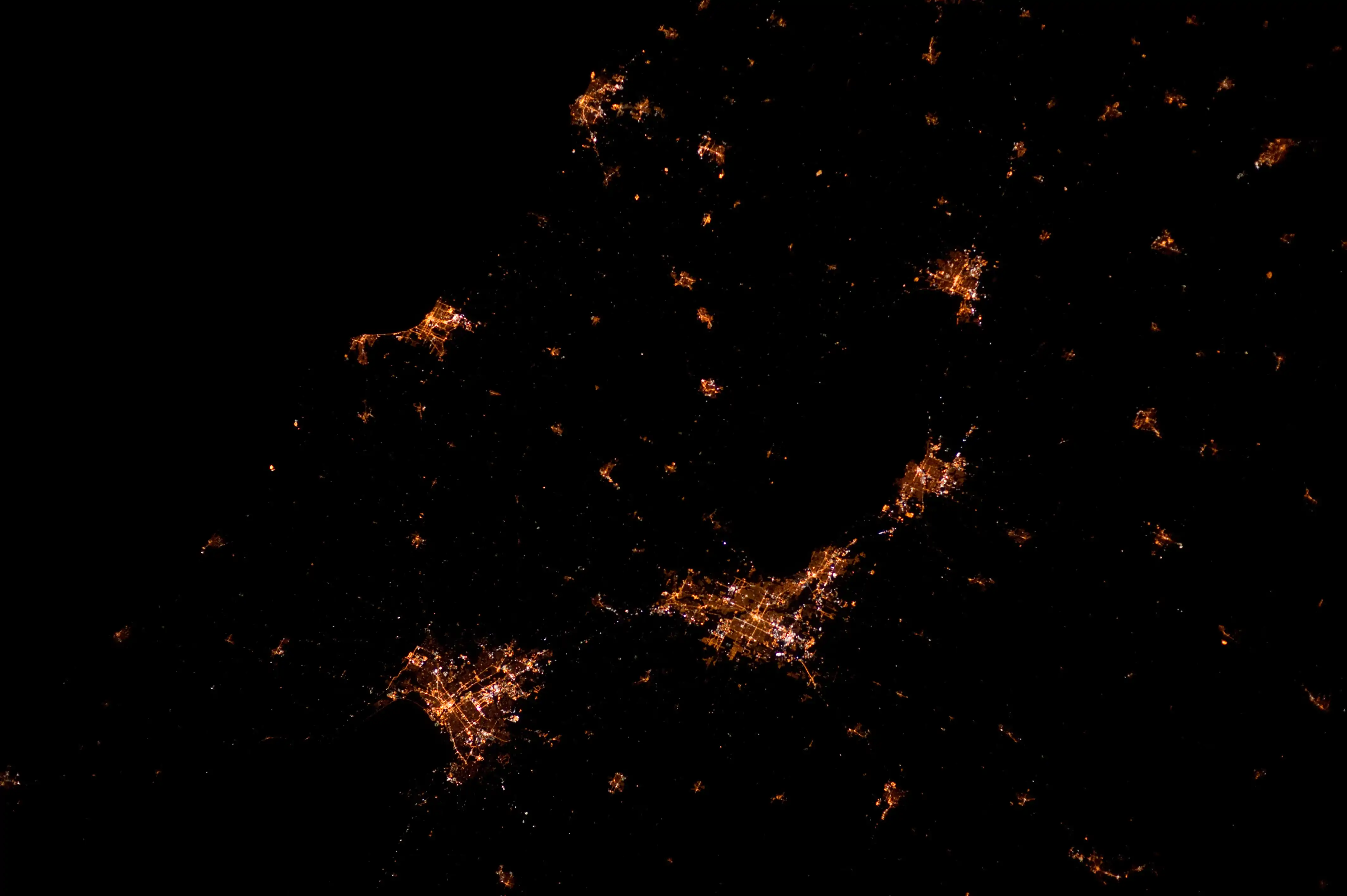 The bright light on the lakeshore to the far left is the Point Beach Nuclear Plant. Taken at 3:09:47 A.M. CDT on March 28, 2012 from an altitude of 211 nautical miles (391 km) during ISS Expedition 30.