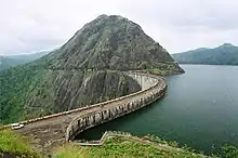 Curved road along the top of the large Idukki Dam