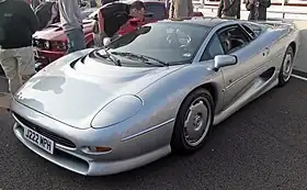 Jaguar XJ220S.