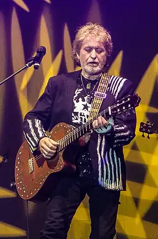 Jon Anderson 2017 (cropped).jpg