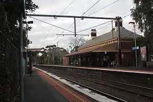 Northbound view from Moonee ponds platform 2 facing towards platform 1