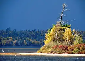 Jean-Peré Lake in La Vérendrye Wildlife Reserve