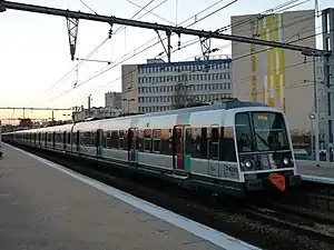 MI 79 renovated (RER B)