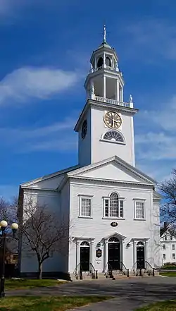 The First Parish Church in central Manchester-by-the-Sea