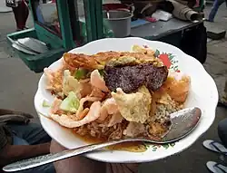 Nasi ulam Betawi.