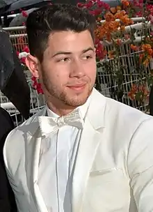 Nick Jonas (18, 20)