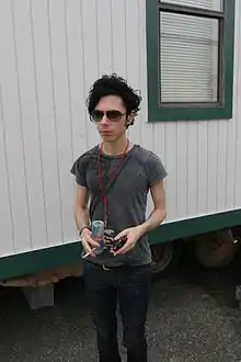 Nick Zinner, guitarist