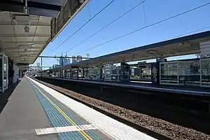 Citybound view from platform 6 facing platform 7 at Richmond