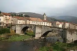 Old bridge over the Jaur