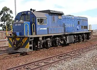 No. 35-016 in Spoornet blue livery and with a saddle hood, Worcester, Western Cape, 13 April 2006