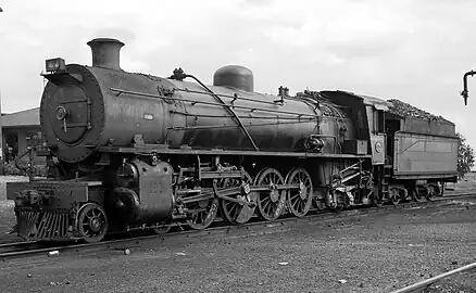 Class 4AR no. 1554 with its modified cab, a flush regulator cover, a modified buffer beam and standard cowcatcher, 8 April 1966