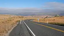 SH 87 entering the dry landscape of the Strath-Taieri valley