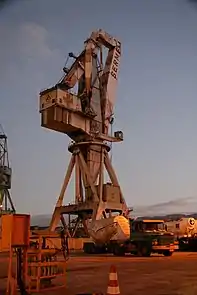 Broken crane in Sermetal Shipyard, former Ishikawajima do Brasil – Rio de Janeiro. The cause of the accident was a lack of maintenance and misuse of the equipment.