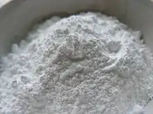 Powder of sodium benzoate