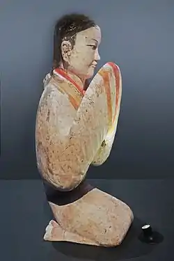 Western Han statuette of a seated woman and court attendant; 202 BCE – 8 CE; ceramic; from the Han Yang Ling tomb of Xianyang in Shaanxi