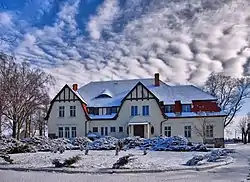 Werner von Borck manor in the village