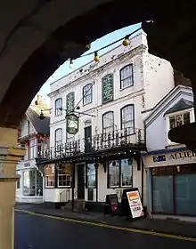 The Old Bell pub in Hemel old town has parts built in 1615 but is on the site of even older inns. Contains some unusual French wallpaper dating back to 1821, which has been cleaned by the Victoria & Albert Museum.