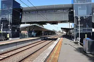 Southbound view from Thomastown platform 2 facing towards platform 1