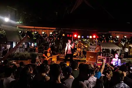 Trapt performing 2013.jpg