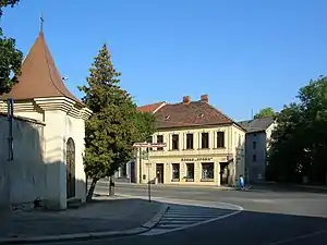 Crossing with chapelle of St. Peter and Paul