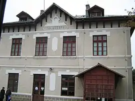 Tulucești train station