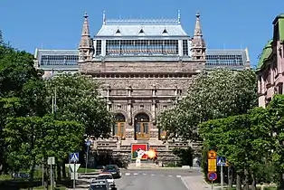 Turku Art Museum [fi] is a classical example of Romantic nationalism in architecture.